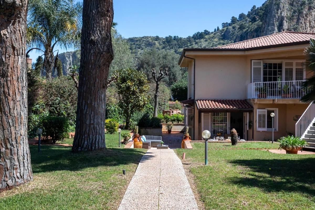 Donna Amalia Villa In Mondello Palermo Exterior photo